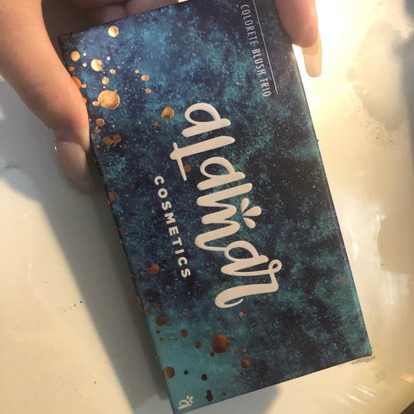 Colorete Blush Trio- Fair/ Light - Picture 2 of 4